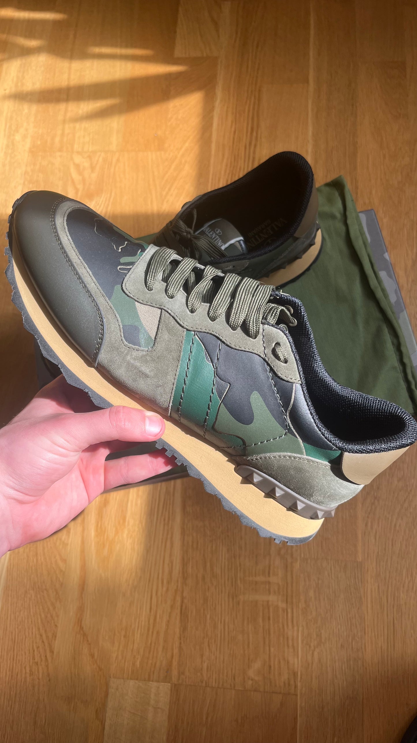 Valentino rockrunner
