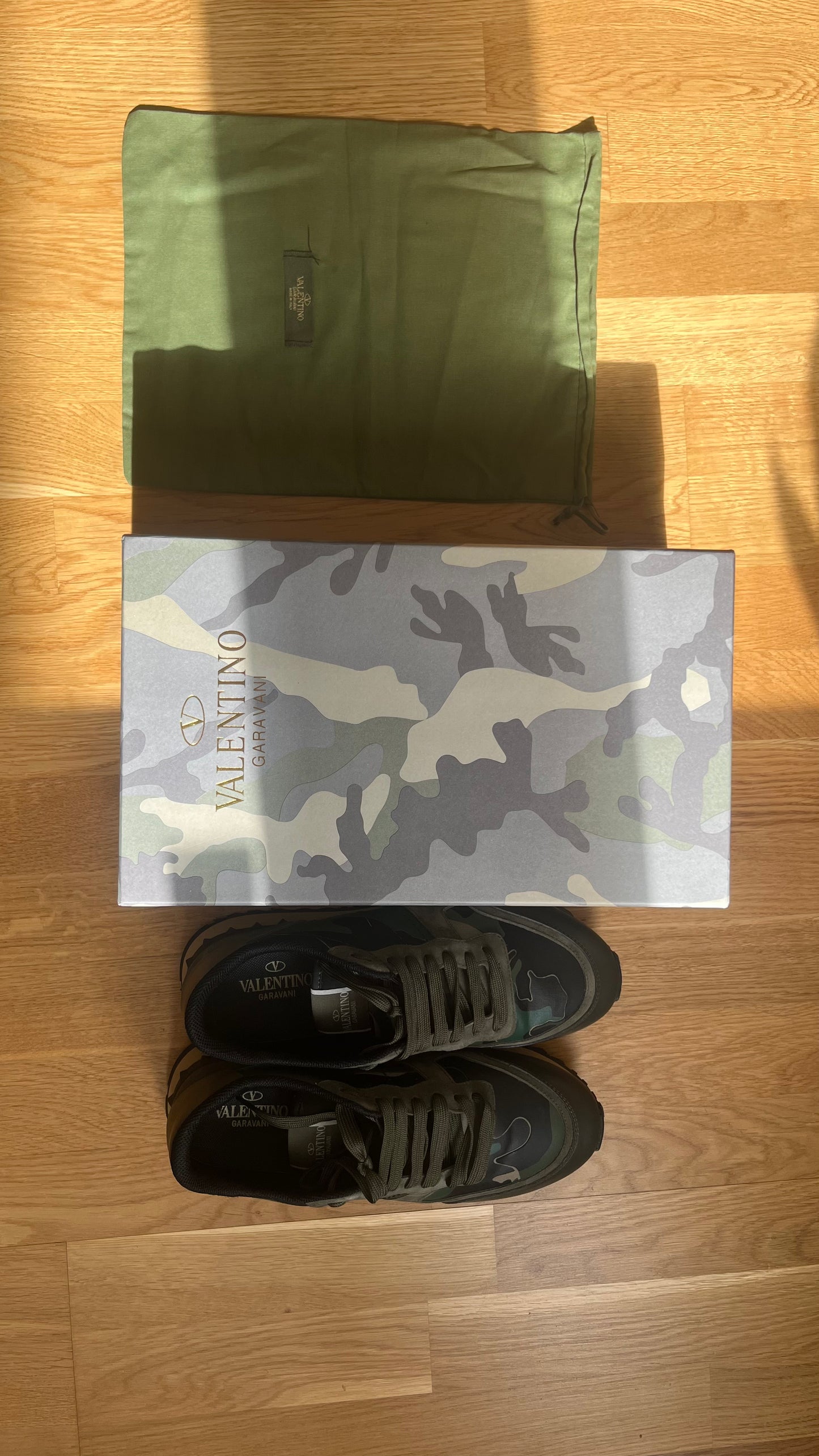 Valentino rockrunner
